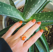 Load image into Gallery viewer, Carnelian Agate Ring (size 6)
