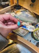 Load image into Gallery viewer, White Water Turquoise Ring (size 5)
